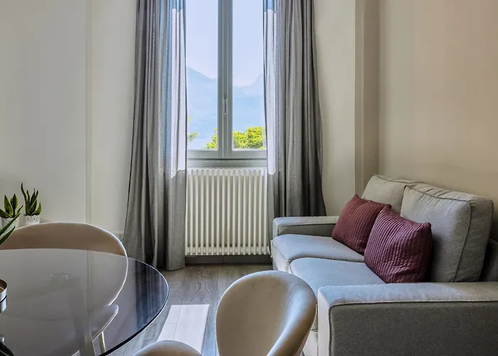شقة Charming Lake Como Stay - Central & Scenic ميناجيو