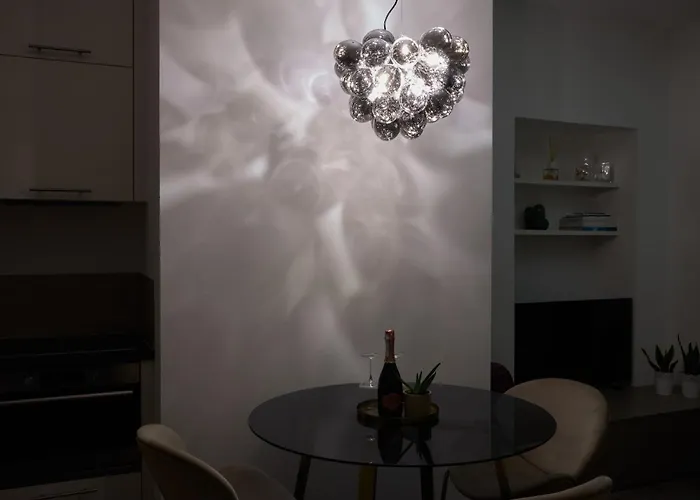 Charming Lake Como Stay - Central & Scenic ميناجيو